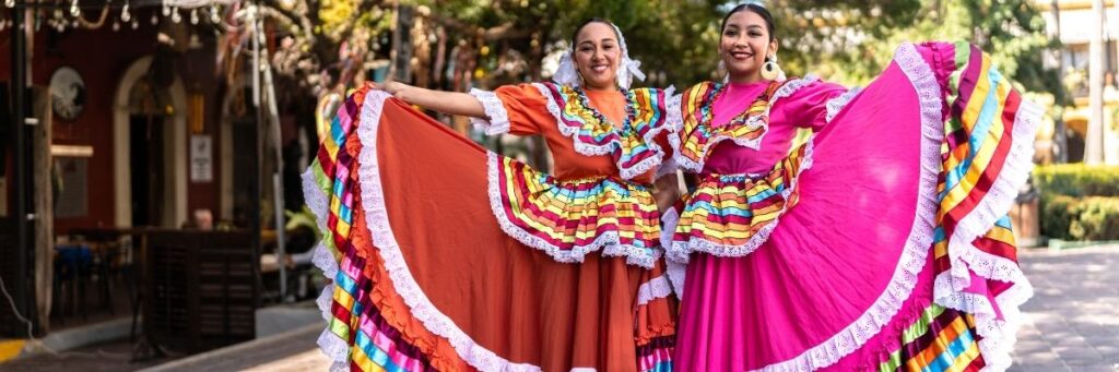 Tatil Bölgelerinde Karşılaşabileceğiniz Geleneksel Kıyafetler